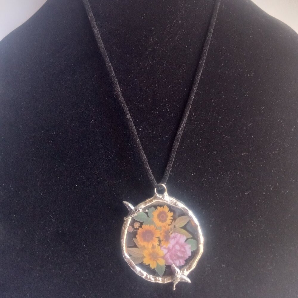 Floral Pendant Necklace